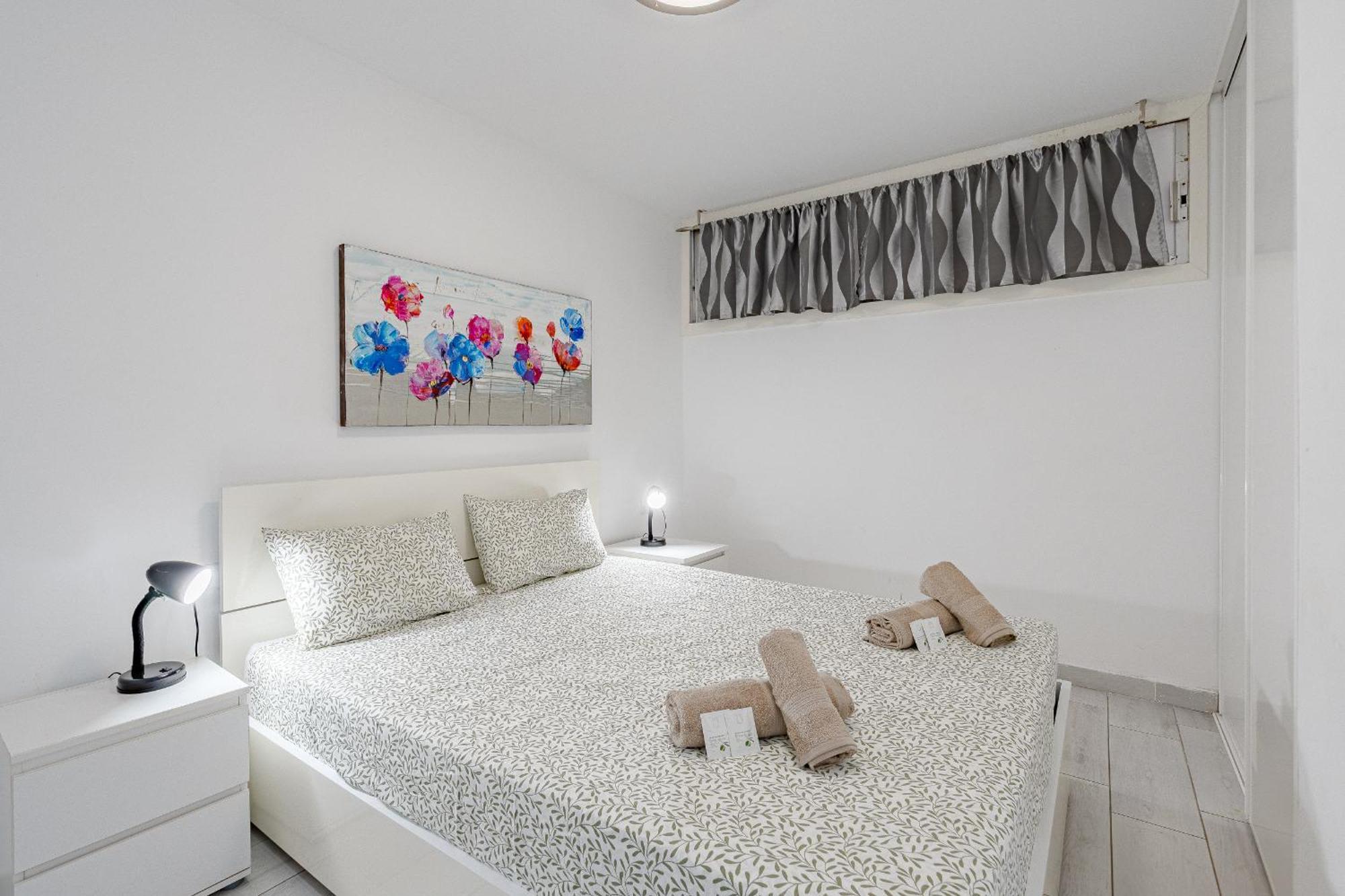 Un dormitorio en Playa de las Américas Costa Adeje  Exterior foto