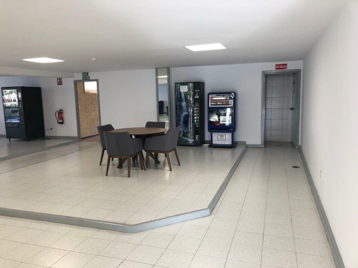 Un dormitorio en Playa de las Américas Costa Adeje  Exterior foto