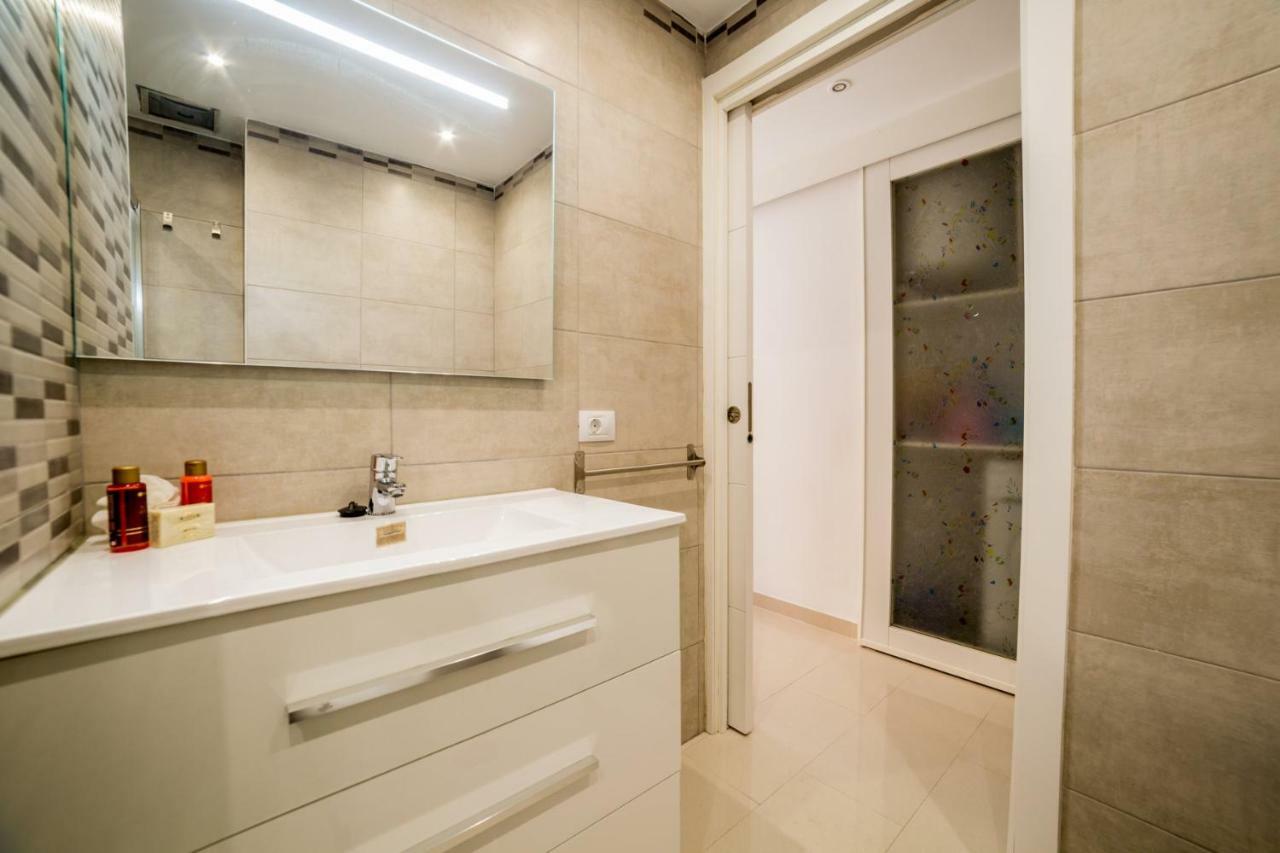 Un dormitorio en Playa de las Américas Costa Adeje  Exterior foto